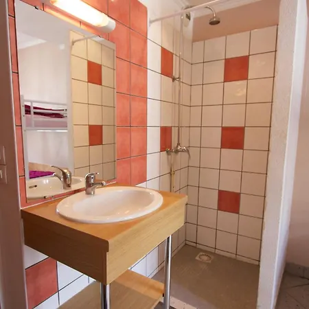 Bastille Hostel