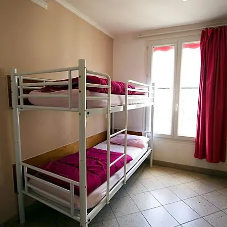 Bastille Albergue *
