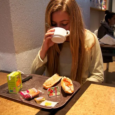 바스티유 호스텔 *