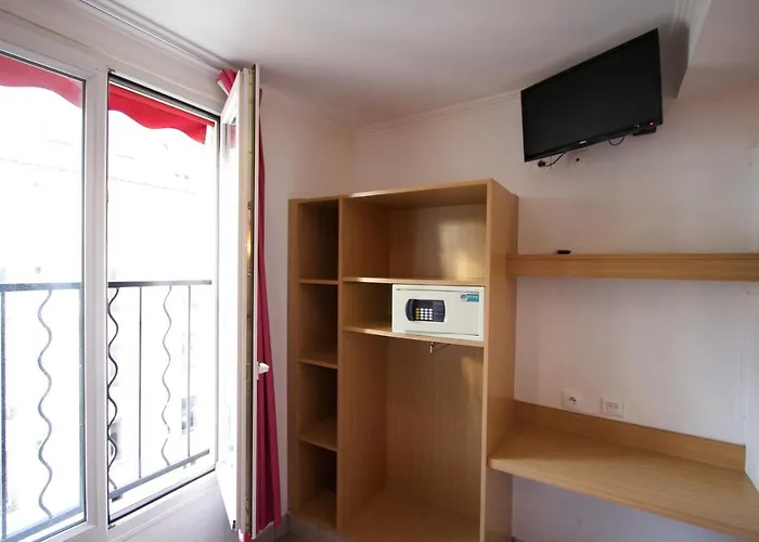 Хостел Bastille Париж