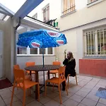 Bastille Albergue