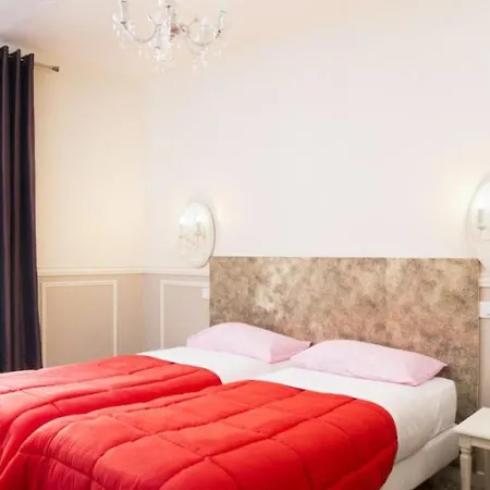 Bastille Hostel *