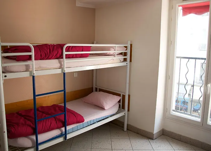 Bastille Albergue *